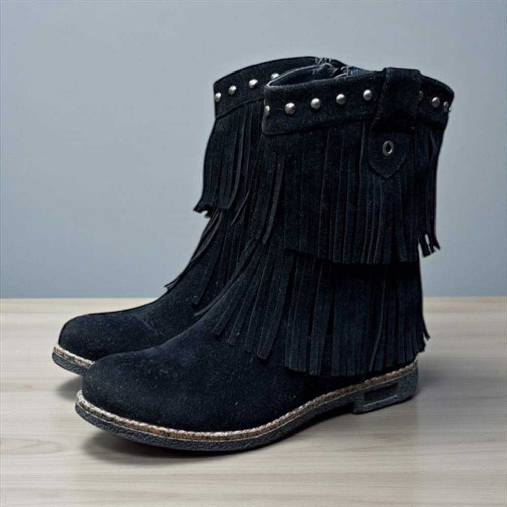 Corkys “Kato” Studded Fringe Ankle Boot in Black Women’s Size 6